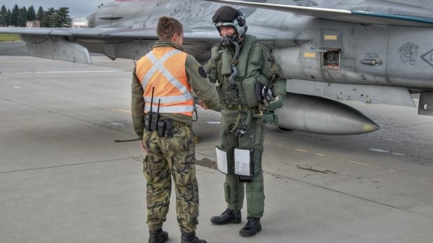 Český pilot jako druhý na světě nalétal na gripenu 2000 letových hodin