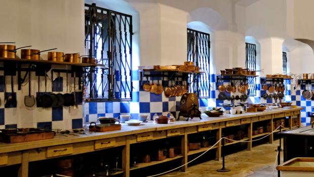 Zachovalá kuchyně zámku Hluboká dává šanci nahlédnout do přípravy pokrmů časů dávných