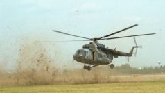 Přistávání vrtulníku Mi-17
