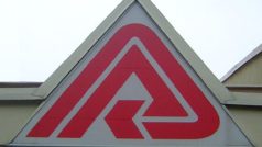 znak VZP na pobočce v Nymburce