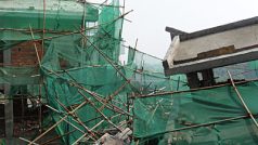 Při zemětřesení v Číně se rozlomila novostavba
