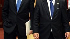 Polský premiér a prezident Donald Tusk a Lech Kaczyński
