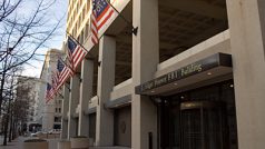 Vchod do budovy FBI ve Washingtonu