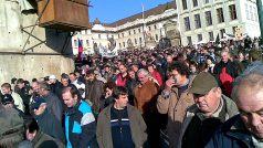 Demonstrace zemědělců na Hradčanském náměstí v Praze