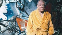 Pablo Picasso před obrazem „Pár“ (foto: Roberto Otero 1970)