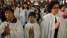 Čínští křesťané při velikonoční bohoslužbě (ilustrační foto)