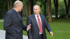 (Zleva) Alexandr Lukašenko a Vladimir Putin na setkání v Minsku