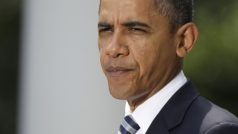 Zákon navyšující strop pro státní dluh krátce po schválení v Kongresu  podepsal prezident Obama