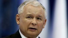 Jaroslaw Kaczynski hovoří na předvolebním mítinku své strany