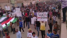 Asad uvedl, že na protesty zareagoval řadou politických reforem. Opozice ale přesto o jeho odchod usiluje