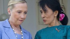 Americká ministryně zahraničí Hillary Clintonová se sešla s barmskou opoziční političkou Do Aun Schan Su Ťij