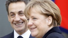 Francouzský prezident Nicolas Sarkozy a německá kancléřka Angela Merkelová těsně před svou schůzkou
