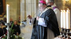 Pražský arcibiskup Dominik Duka celebroval zádušní mši za Václava Havla ve svatovítské katedrále