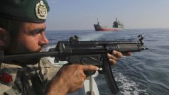 Írán chce blokovat Hormuzský průliv
