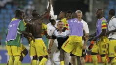 Fotbalisté Mali slaví zisk bronzových medailí na Africkém mistrovství