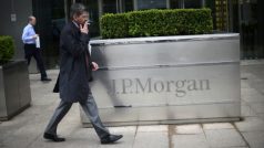 Největší americká banka JPMorgan oznámila miliardové ztráty