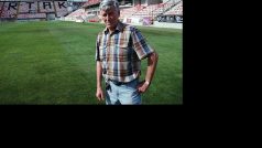 Autor hattricku Brazílii Jozef Adamec na stadionu Trnavy, kde strávil většinu kariéry