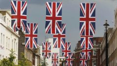 Britské vlajky v Londýně na počest 60. výročí panování královny Alžběty II.