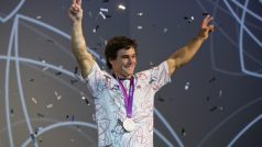 Kajakář Vavřinec Hradilek navštívil 1. srpna Český olympijský dům se stříbrnou medailí, kterou vybojoval na divoké vodě
