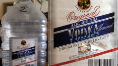 Závadný alkohol - barel a etiketa - Original vodka jemná (Likérka Drak) - dle výrobce zfalšovaná etiketa