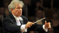 Pod vedením dirigenta Jiřího Bělohlávka zahájila Česká filharmonie v pražském Rudolfinu koncertní sezonu