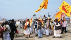 Do indického města Allahabád míří na slavnosti Kumbh Mela miliony poutníků