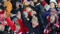 Norští fanoušci na MS v biatlonu během závodu smíšených štafet