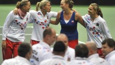 České tenistky se radují z postupu do semifinále Fed Cupu