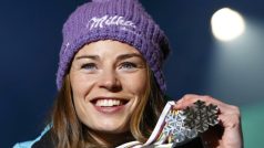 Tina Mazeová se stříbrnou medailí z obřího slalomu ve Schladmingu