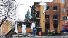 Dům poničený výbuchem museli záchranáři kvůli přístupu na místo prakticky celý strhnout