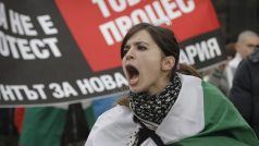 Demonstranti v Bulharsku donutili vládu k demisi