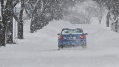 Vytrvalé sněžení komplikuje dopravu