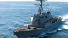 USA vyslaly ke Korejskému poloostrovu torpédoborec USS John S. McCain