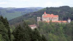 Prázdninová pohlednice - hrad Pernštejn