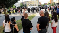 Policie zadržela při protestech v Českých Budějovicích na 30 lidí, dvě akce pořadatelé sami zrušili