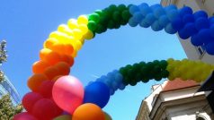 Centrem Prahy prošel v sobotu pochod hrdosti homosexuálů Prague Pride