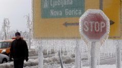 Na některých místech Slovinska zamrzlo všechno, včetně cedulí