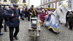Na tradiční masopustní oslavy v Úštěku na Litoměřicku dorazily stovky lidí