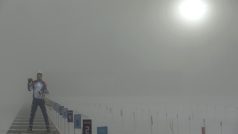 Biatlonisty nepustila na start závodu s hromadným startem mlha