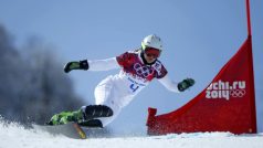 Ester Ledecká bojuje ve čtvrtfinále paralelního obřího slalomu snowboardistek