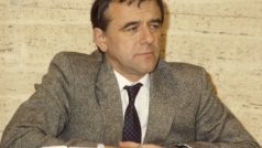 Ve věku 71 let zemřel polistopadový ministr vnitra Richard Sacher. Zde na snímku z roku 1992