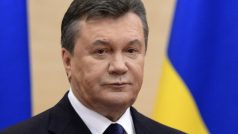 V Rostově na Donu se už podruhé v posledních dnech na tiskové konferenci objevil dnes už bývalý prezident Ukrajiny Viktor Janukovyč. Jeho vystoupení trvalo pouhých 8 minut a shromážděným novinářům bylo předem sděleno, že „s otázkami se nepočítá“