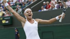 Lucie Šafářová je ve Wimbledonu už v osmifinále, podobný úspěch slaví i další české tenistky