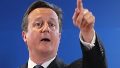 Po potupné porážce Cameron připustil, že jeho úkol přesvědčit veřejnost o setrvání v EU je nyní obtížnější, avšak nikoli nemožný