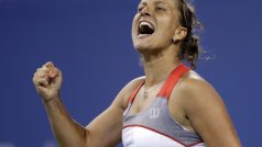 Barbora Záhlavová-Strýcová postoupila s Japonkou Dateovou-Krummovou do čtvrtfinále čtyřhry na US Open