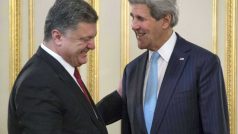 Americký ministr zahraničí John Kerry jednal v Kyjevě s prezidentem Petrem Porošenkem