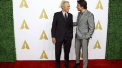 Režisér Clint Eastwood a herec Bradley Cooper bojují s filmem Americký sniper o Oscary