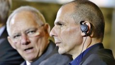 Ministři financí Německa Wolfgang Schäuble a Řecka Janis Varufakis