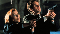 Gillian Anderson a David Duchovny budou pokračovat v seriálu Akta X