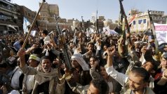 Příznivci húsíů se bouří kvůli náletům arabské koalice
